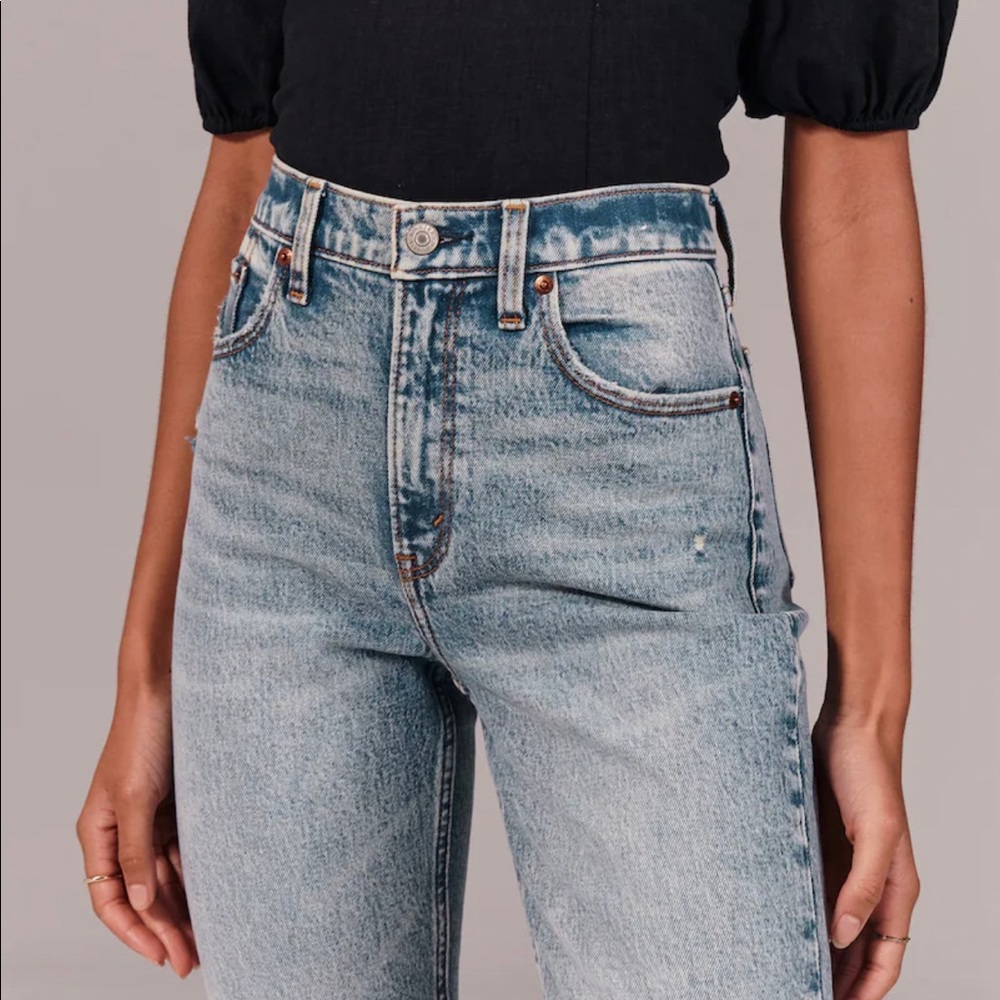 Abercrombie Curve Love The Mom High Rise 26